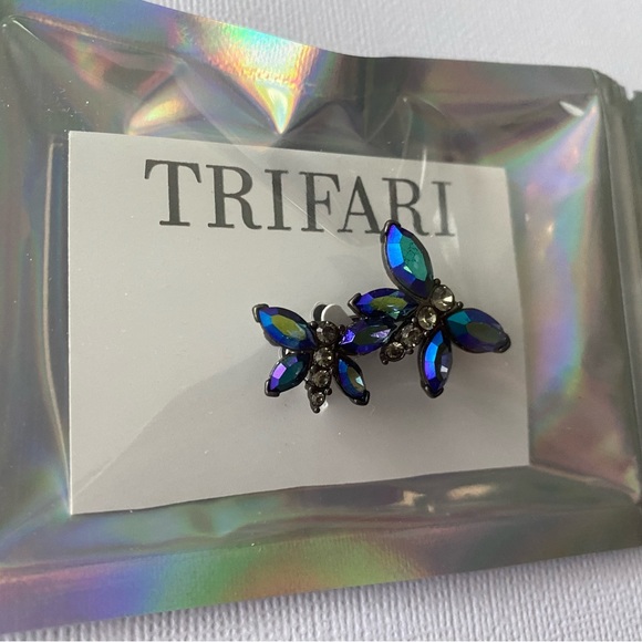 Trifari Double Butterfly Brooch - Picture 4 of 6